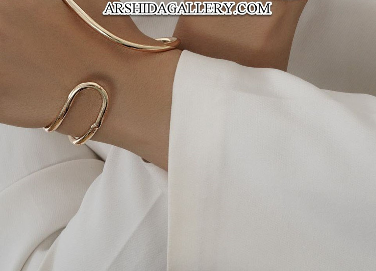 بنگل زنانه مینیمال با آبکاری طلا 18 عیار