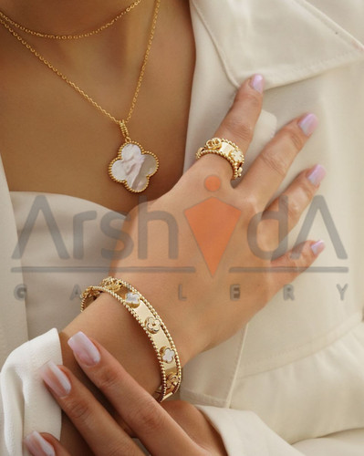 ست دستبند و انگشتر ونکلیف با آبکاری طلای ۱۸ عیار و رنگبندی لوکس