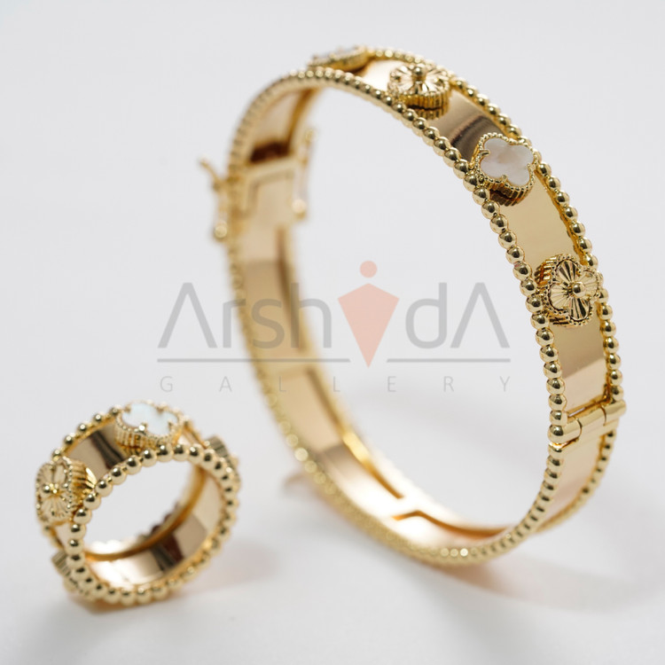 ست دستبند و انگشتر ونکلیف با آبکاری طلای ۱۸ عیار و رنگبندی لوکس