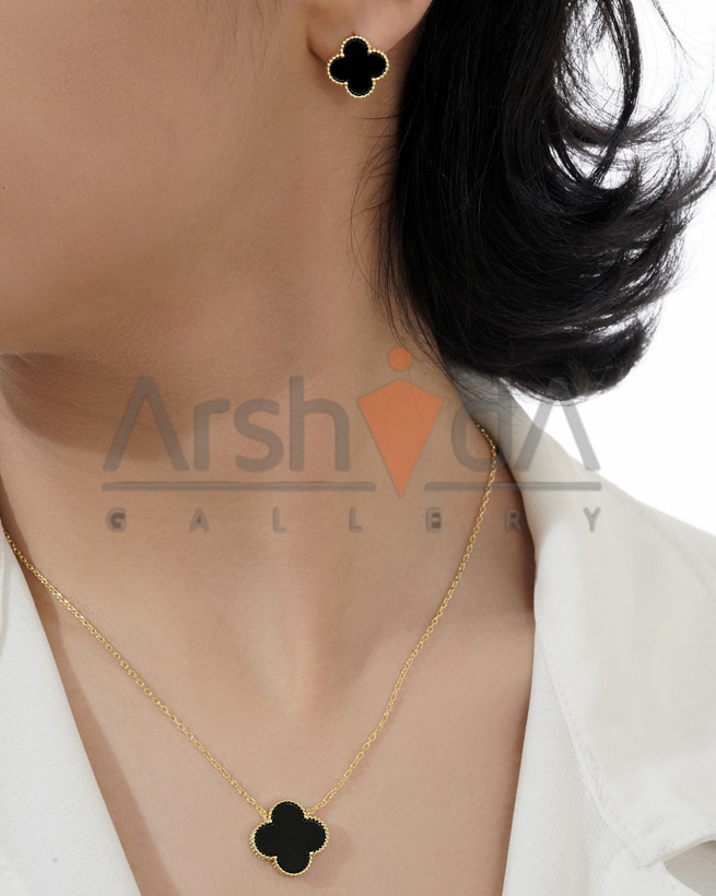 نیمست زنانه ونکلیف با آبکاری طلا ۱۸ عیار و گوشوارههای کلیپسی