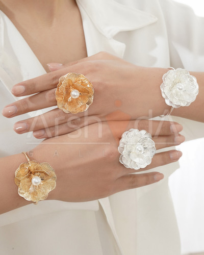 ست بنگل و انگشتر گل مینیاتور با مروارید پرورشی - آبکاری طلا 18 عیار و نقره