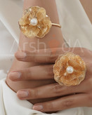 ست بنگل و انگشتر گل مینیاتور با مروارید پرورشی - آبکاری طلا 18 عیار