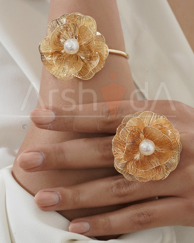 ست بنگل و انگشتر گل مینیاتور با مروارید پرورشی - آبکاری طلا 18 عیار