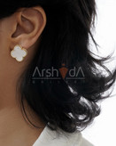 گوشواره زنانه ونکلیف با آبکاری طلا 18 عیار و قفل کلیپسی