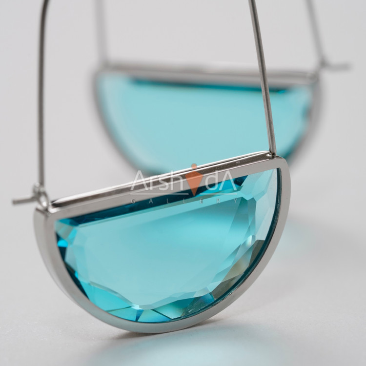 گوشواره زنانه کریستالی سوارووسکی با پایه استیل حک شده آبکاری طلای 18 عیار و رادیوم نانو رنگ ثابت