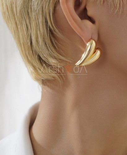 گوشواره قلبی زنانه با آبکاری طلای ۱۸ عیار – سبک، ضد حساسیت و مشابه طلا
