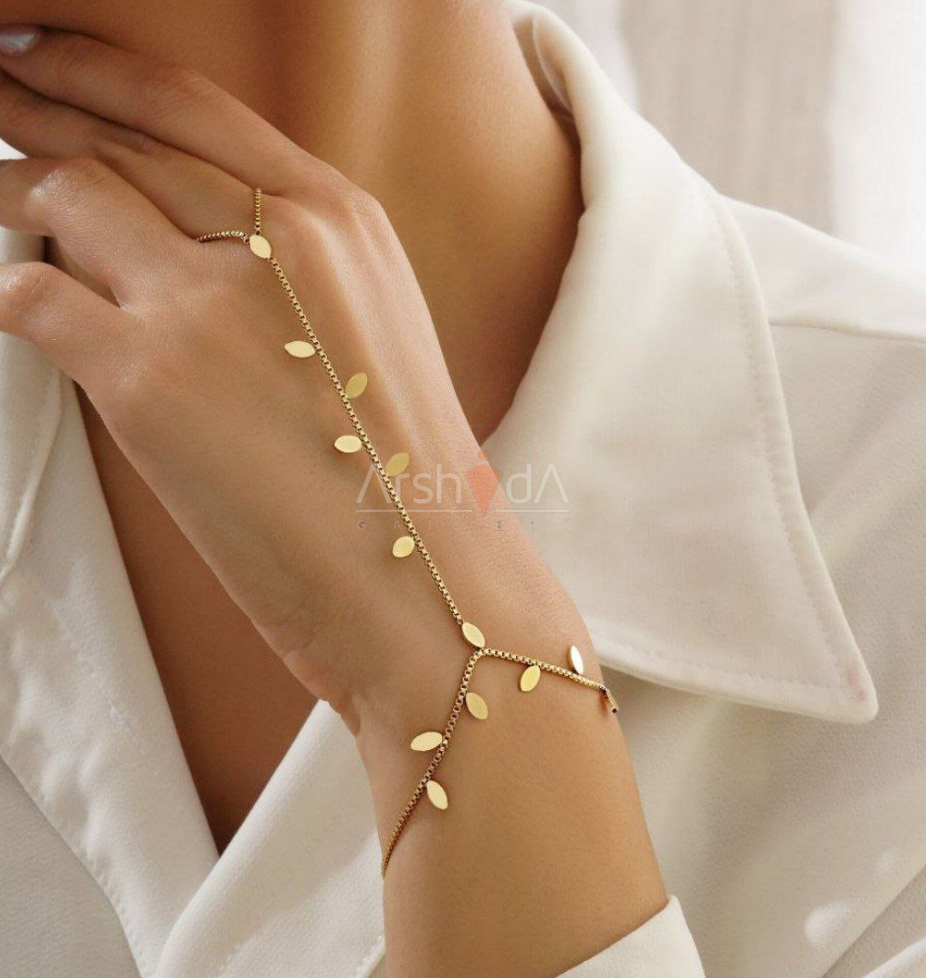 دستبند زنانه تمیمه طرح طلا و سیلور نانو رنگ ثابت