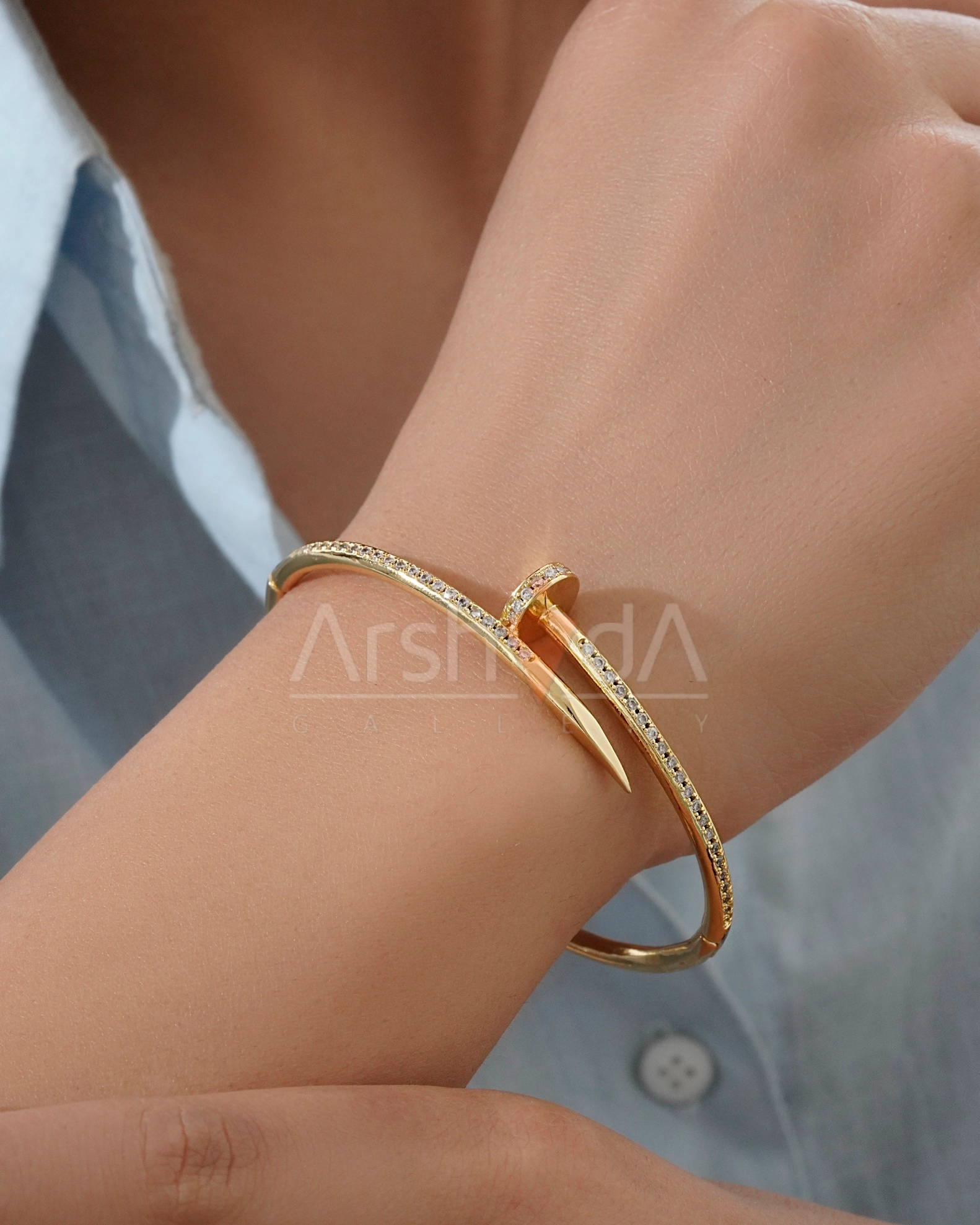 بنگل زنانه میخ کارتیه با آبکاری رادیوم و طلای ۱۸ عیار رنگ ثابت