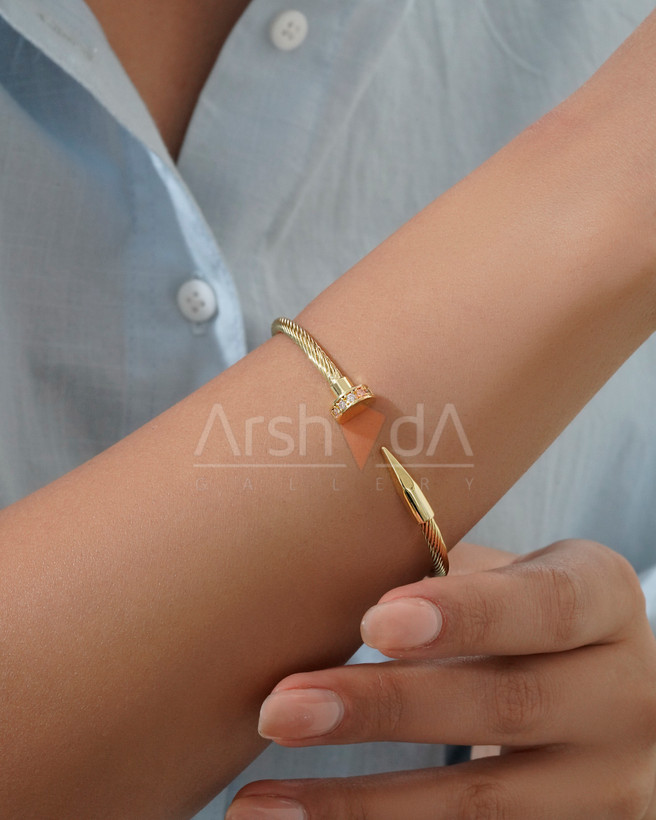 بنگل زنانه میخ کارتیه با آبکاری رادیوم و طلای ۱۸ عیار رنگ ثابت