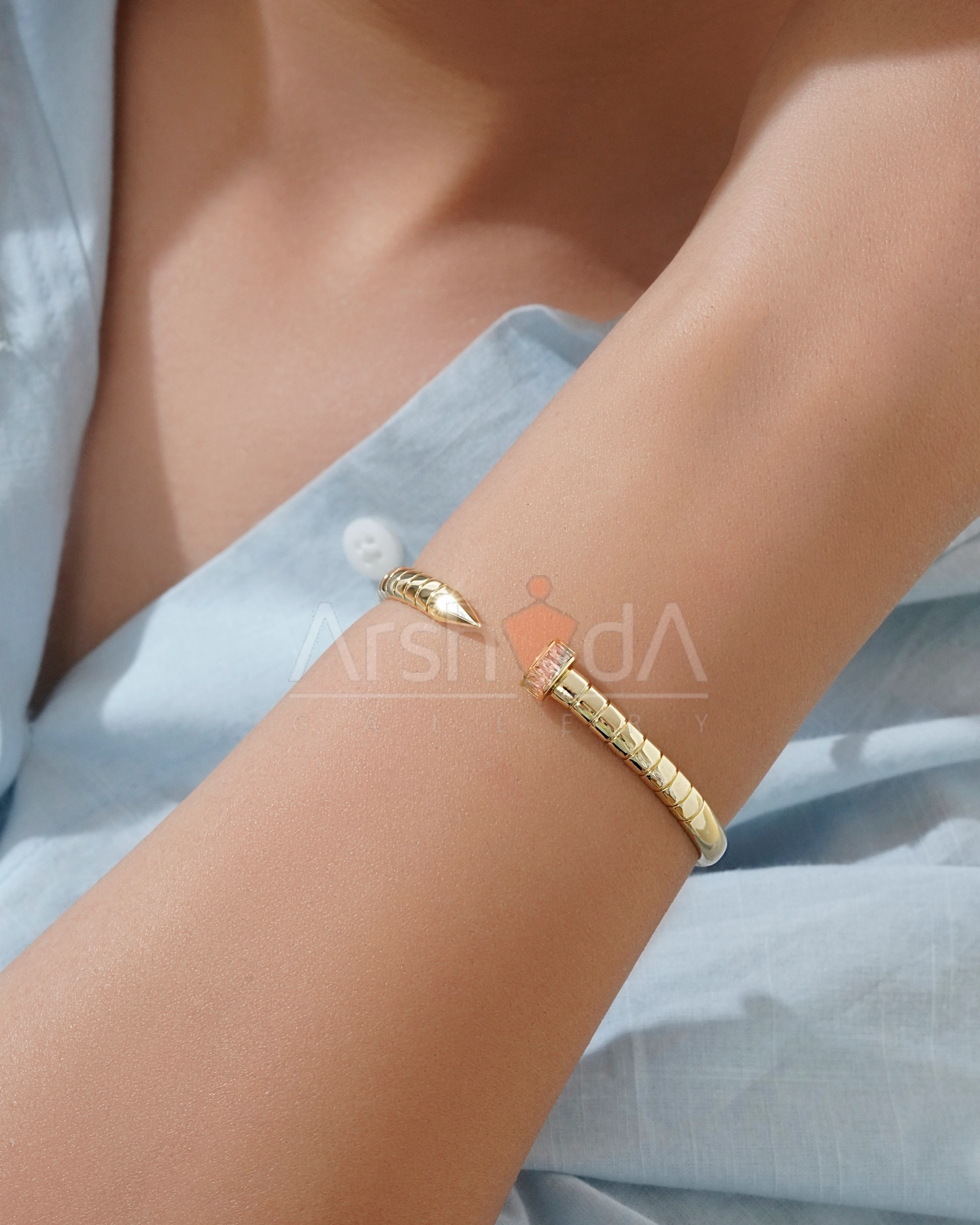 بنگل زنانه میخ کارتیه با آبکاری رادیوم و طلای ۱۸ عیار رنگ ثابت