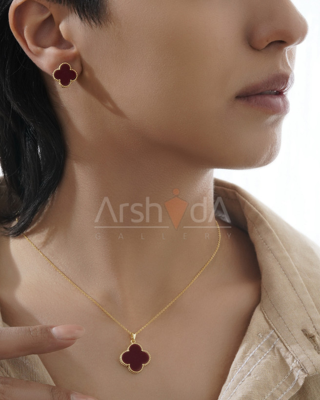 نیمست زنانه ونکلیف با سنگ عقیق و آبکاری طلا 18 عیار