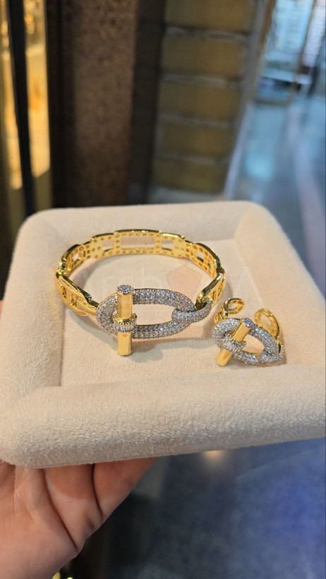 ست زنانه دستبند و انگشتر هرمس با آبکاری طلا 18 عیار و رادیوم، نگینهای زیرکونیا