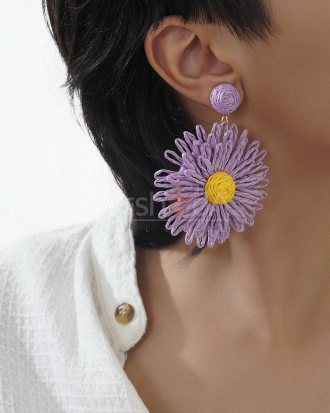 گوشواره زنانه گل رنگی با میخ نقره ضد حساسیت و طراحی سبک