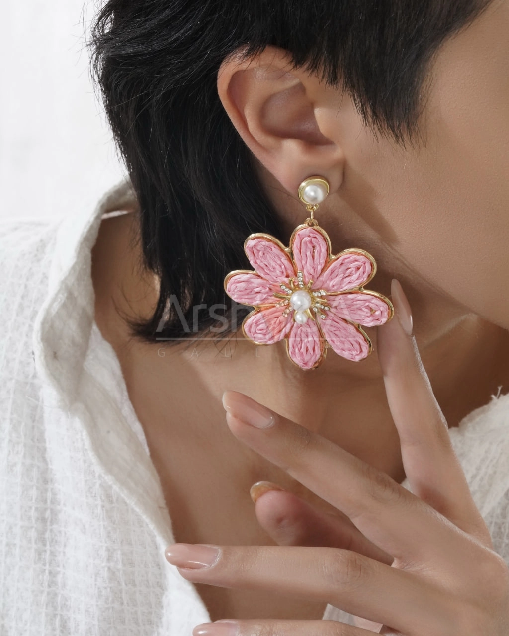 گوشواره زنانه گل رنگی با میخ نقره ضد حساسیت و طراحی سبک