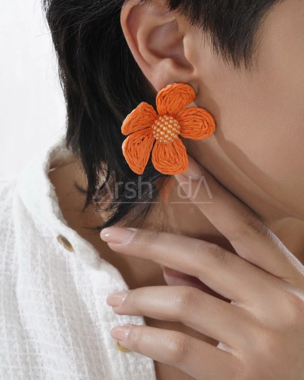 گوشواره زنانه گل رنگی با میخ نقره ضد حساسیت و طراحی سبک