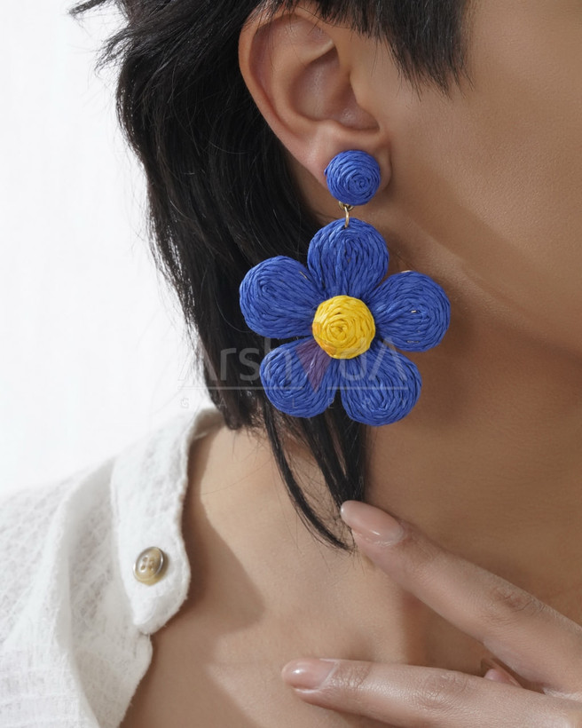 گوشواره زنانه گل رنگی با میخ نقره ضد حساسیت و طراحی سبک