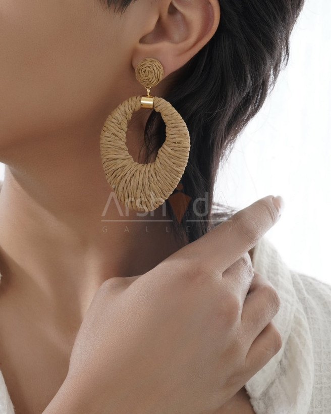 گوشواره زنانه گل رنگی با میخ نقره ضد حساسیت و طراحی سبک