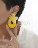 گوشواره زنانه گل رنگی با میخ نقره ضد حساسیت و طراحی سبک