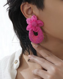 گوشواره زنانه گل رنگی با میخ نقره ضد حساسیت و طراحی سبک