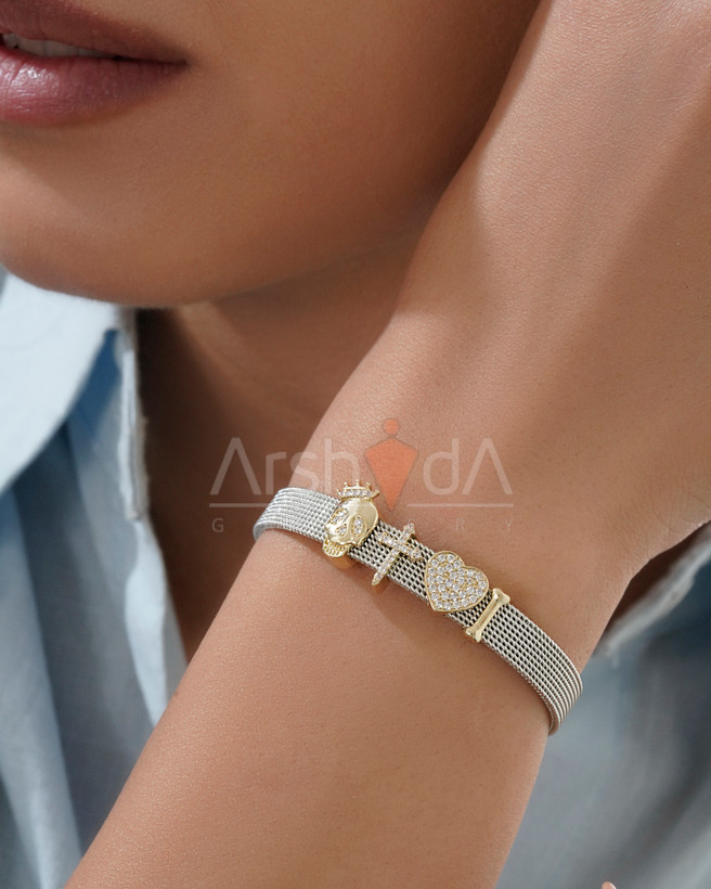 دستبند طرح طلا با آویز اسکلت، قلب و شمشیر – آبکاری طلای 18 عیار و رادیوم با پوشش نانو