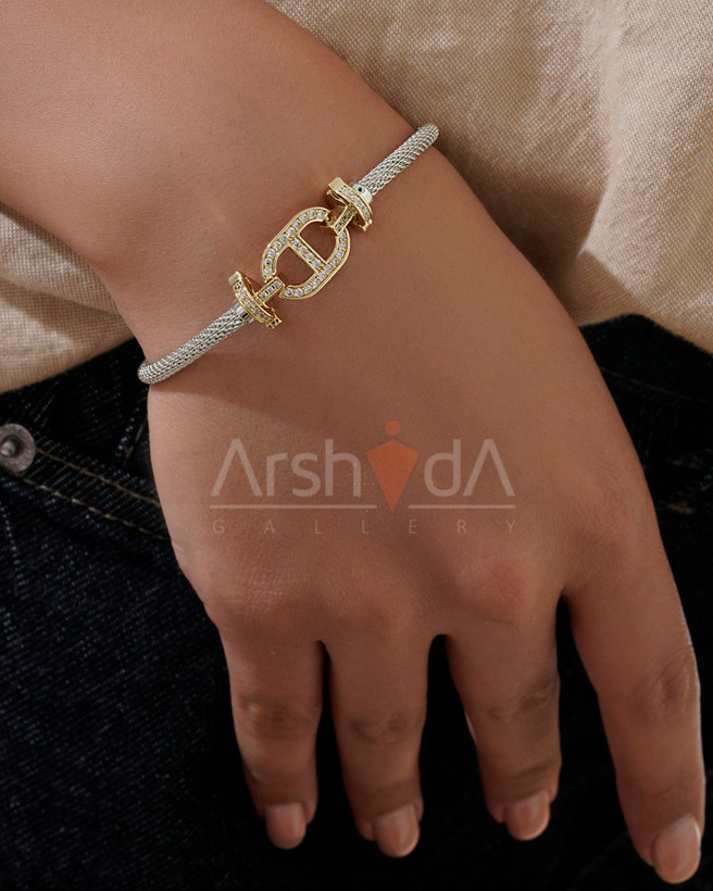 بنگل زنانه طرح طلا با آبکاری ۱۸ عیار و رنگ ثابت نانو