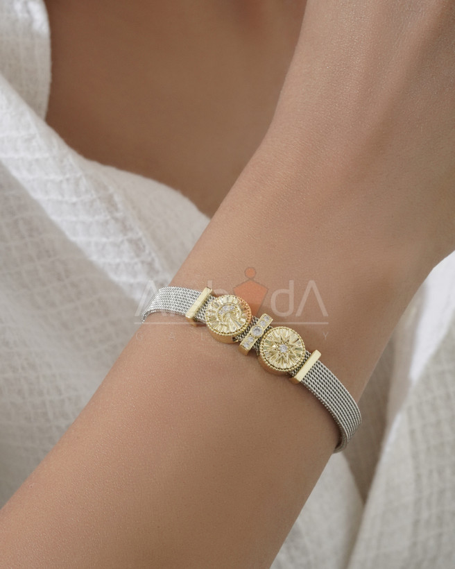 دستبند طرح طلا زنانه با آبکاری طلای 18 عیار و رادیوم و قفل مگنتی