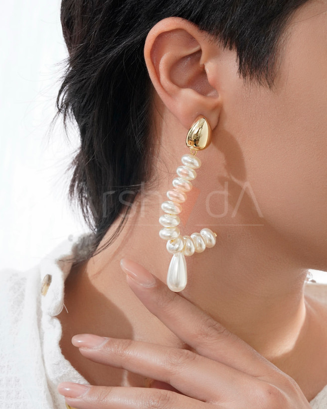 گوشواره زنانه مرواریدی طرح طلا با میخ نقره و آبکاری ۱۸ عیار