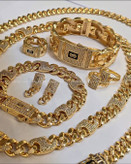 ست گردنبند و دستبند انگشتر گوشواره موناکوچین وارداتی آبکاری طلا ۱۸ عیار و نانو پولیش تک با نگین