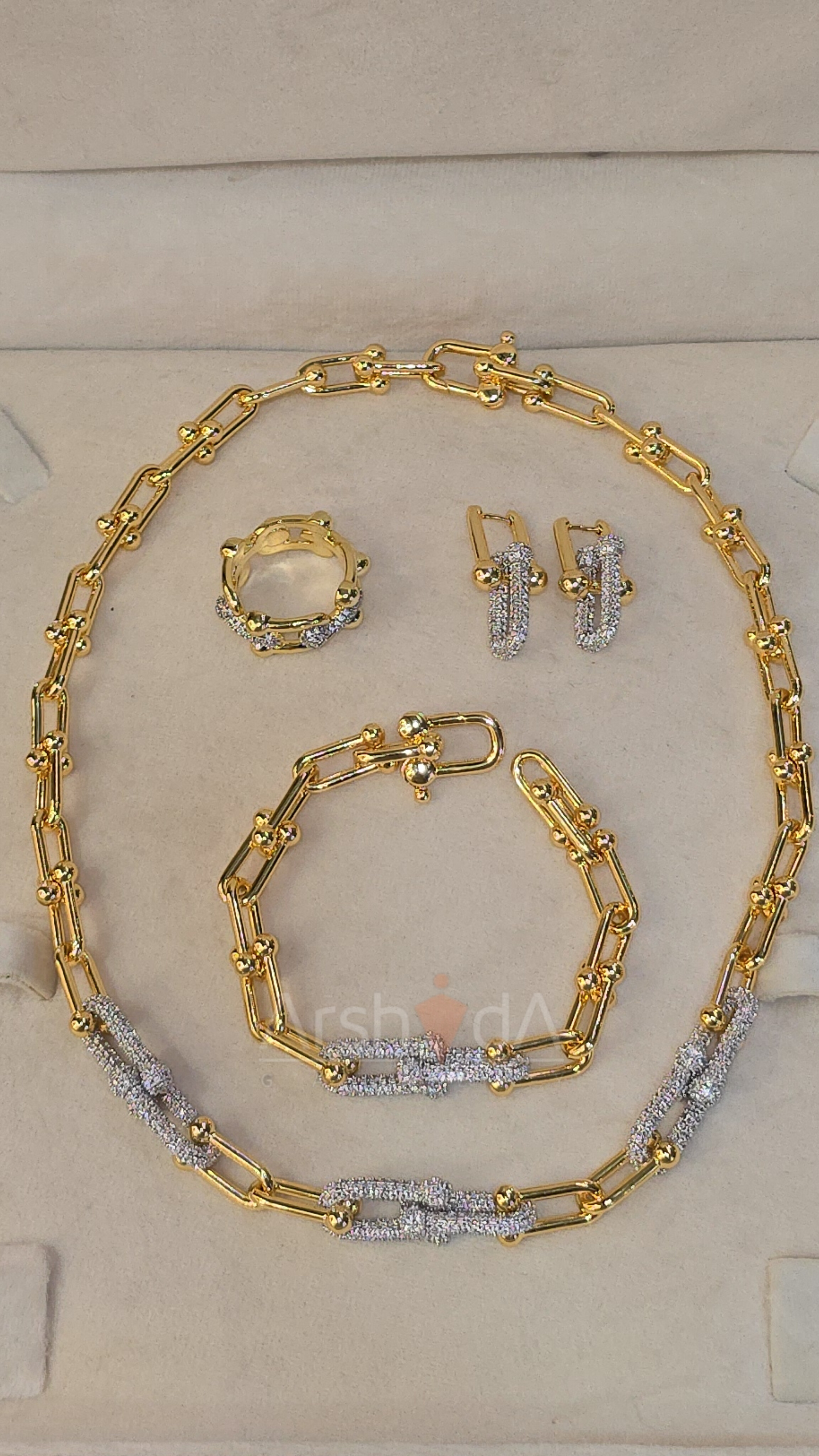 سرویس گردنبند، دستبند، گوشواره و انگشتر تیفانی با آبکاری طلای ۱۸ عیار و رنگ ثابت