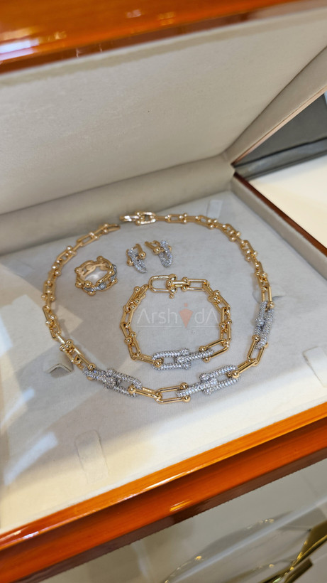 سرویس گردنبند، دستبند، گوشواره و انگشتر تیفانی رنگ شامپاینی با آبکاری طلای ۱۸ عیار و رنگ ثابت
