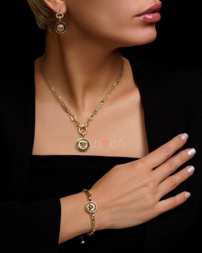 ست گردنبند، دستبند و گوشواره زنانه ورساچه با آبکاری طلا ۱۸ عیار و طرح خاص