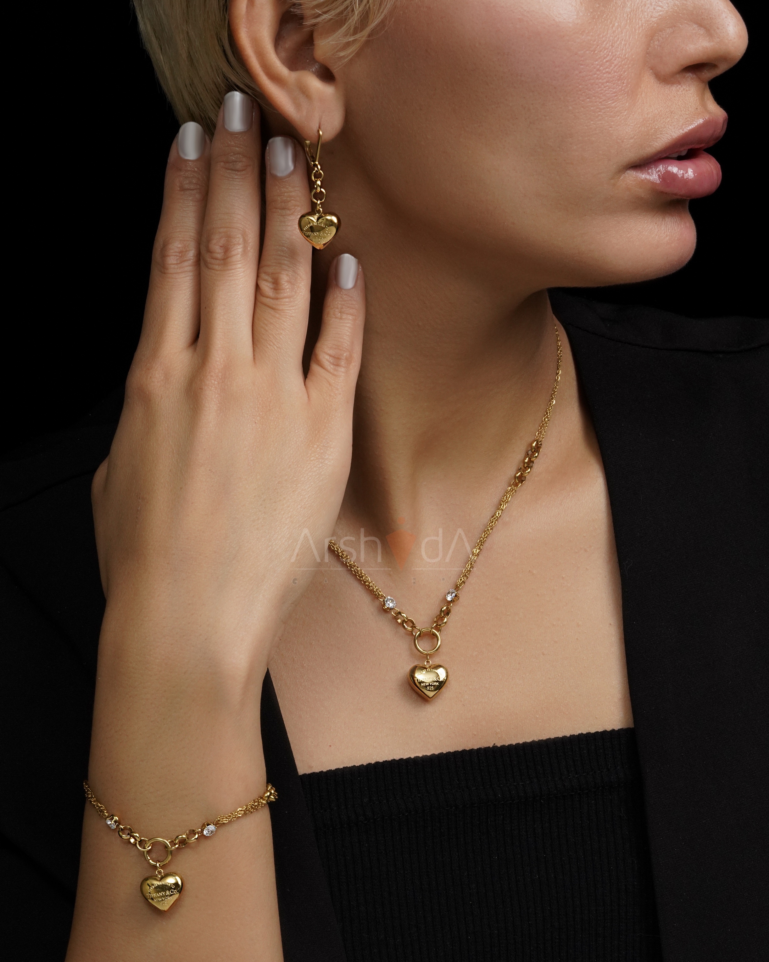 ست زنانه تیفانی مدل هارت با طراحی قلب نگیندار و آبکاری طلای ۱۸ عیار رنگ ثابت