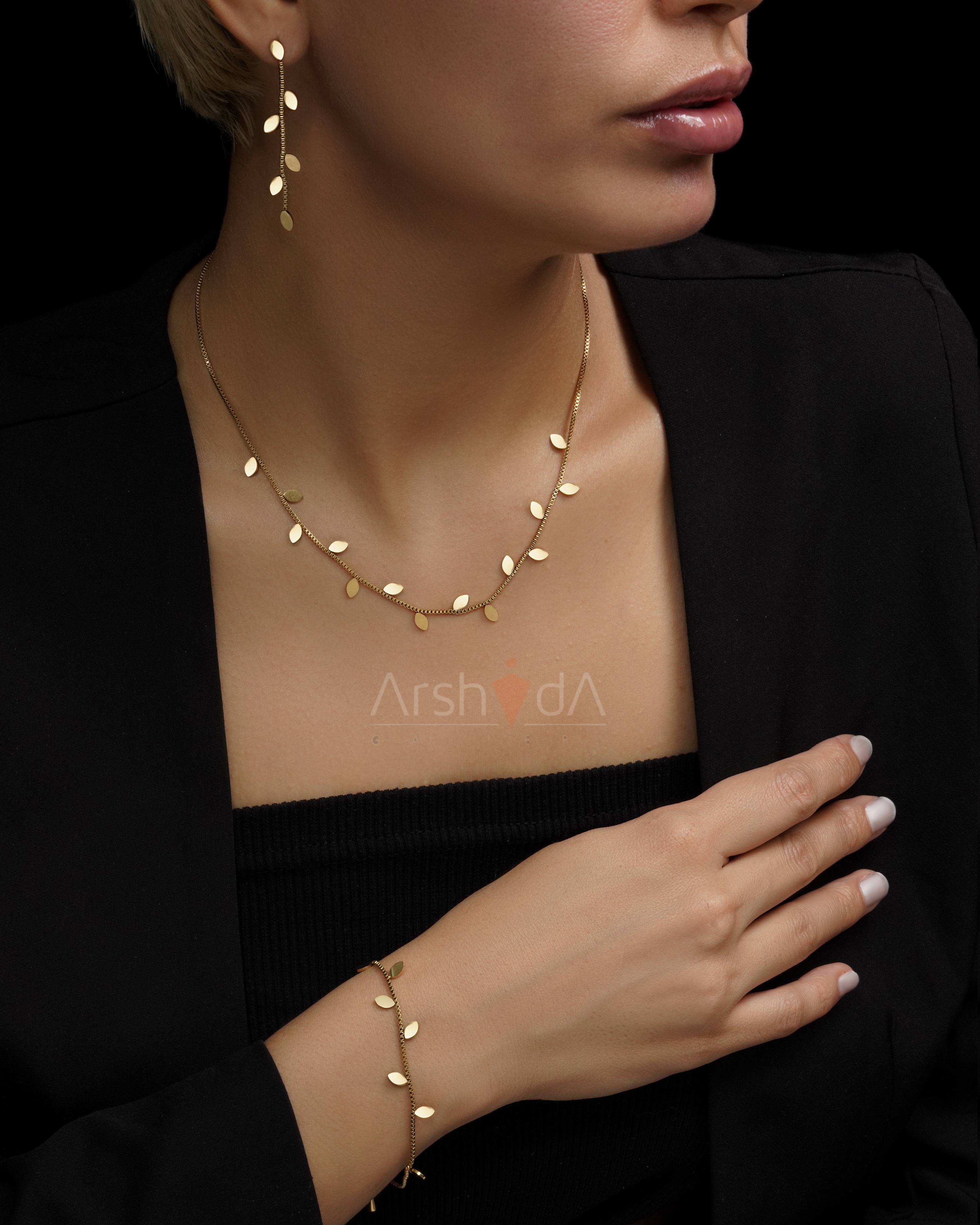 ست زنانه طرح برگ آبشاری رنگ طلایی با آبکاری طلا ۱۸ عیار