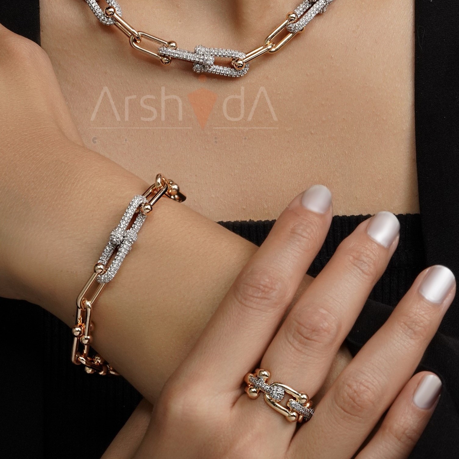 سرویس گردنبند، دستبند، گوشواره و انگشتر تیفانی رنگ شامپاینی با آبکاری طلای ۱۸ عیار و رنگ ثابت