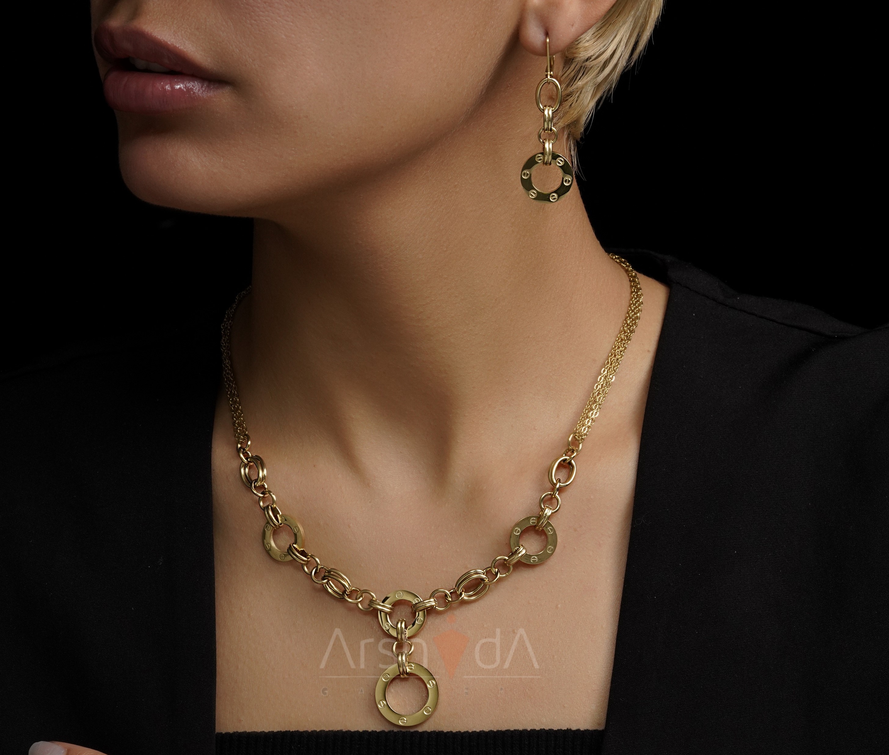 ست زنانه کارتیر مدل سیرا با طراحی حلقه‌ای و آبکاری طلا ۱۸ عیار