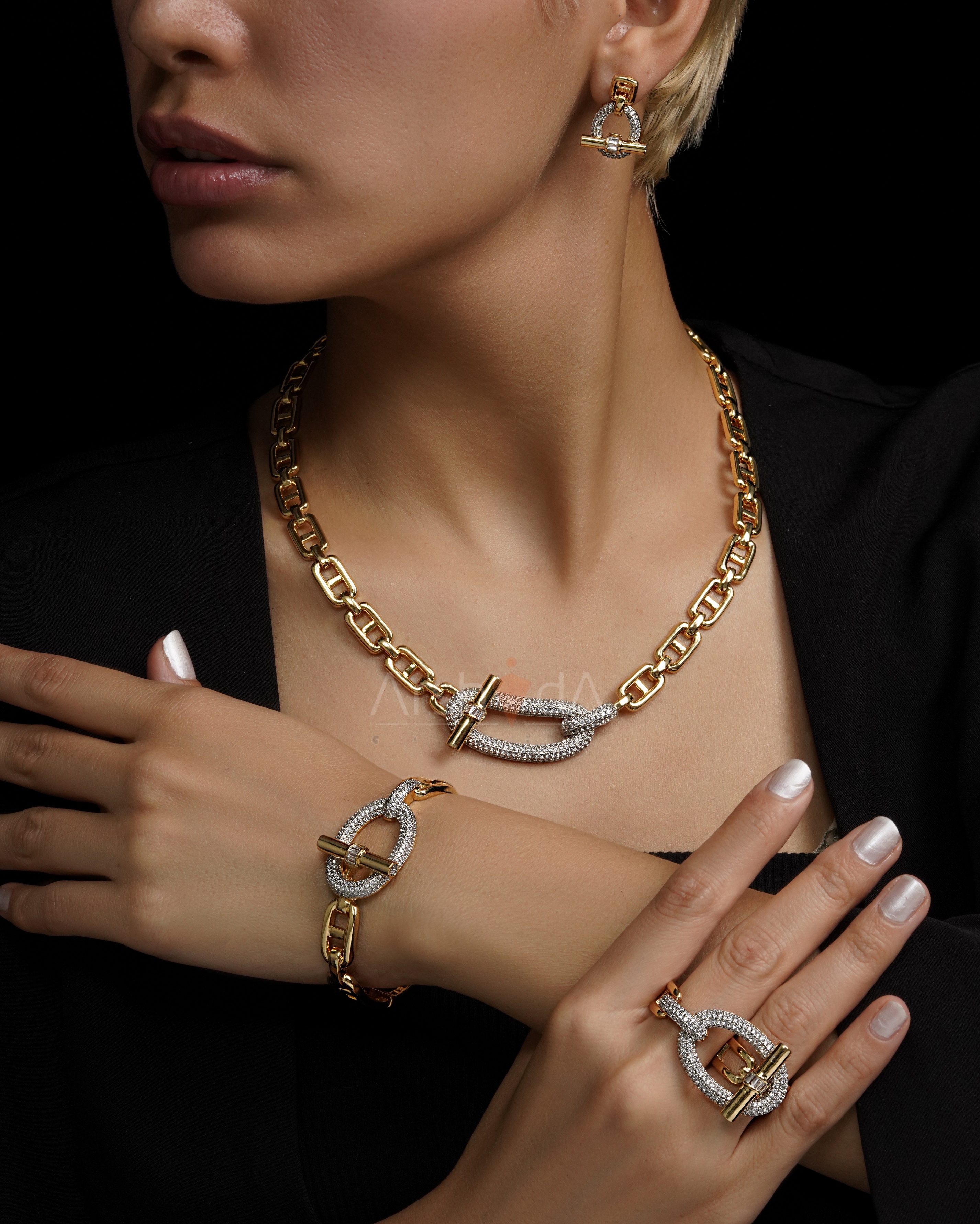 سرویس زنانه هرمس با آبکاری طلا ۱۸ عیار و رادیوم