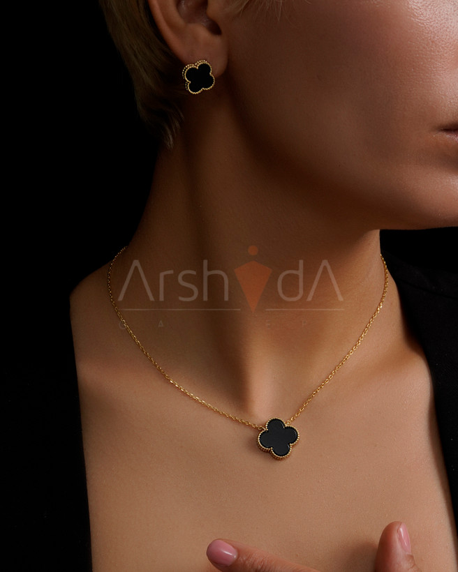 نیمست زنانه ونکلیف مدل Alhambra با سنگ طبیعی اونیکس و آبکاری طلا ۱۸ عیار مسترکوالیتی