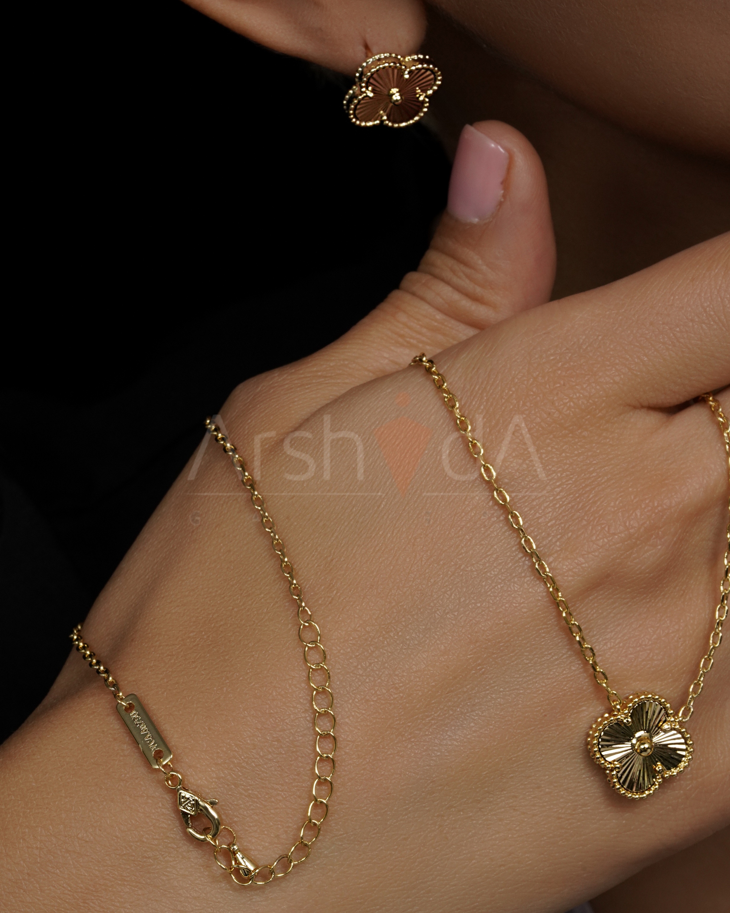 نیم‌ست زنانه ونکلیف مدل Alhambra تراش با آبکاری طلا ۱۸ عیار و رادیوم مسترکوالیتی