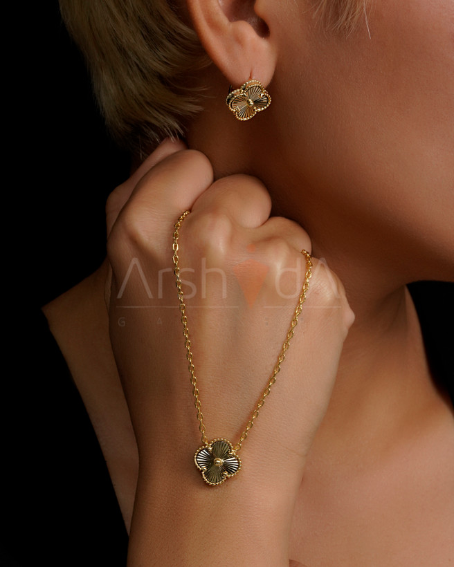 نیمست زنانه ونکلیف مدل Alhambra تراش با آبکاری طلا ۱۸ عیار و رادیوم مسترکوالیتی