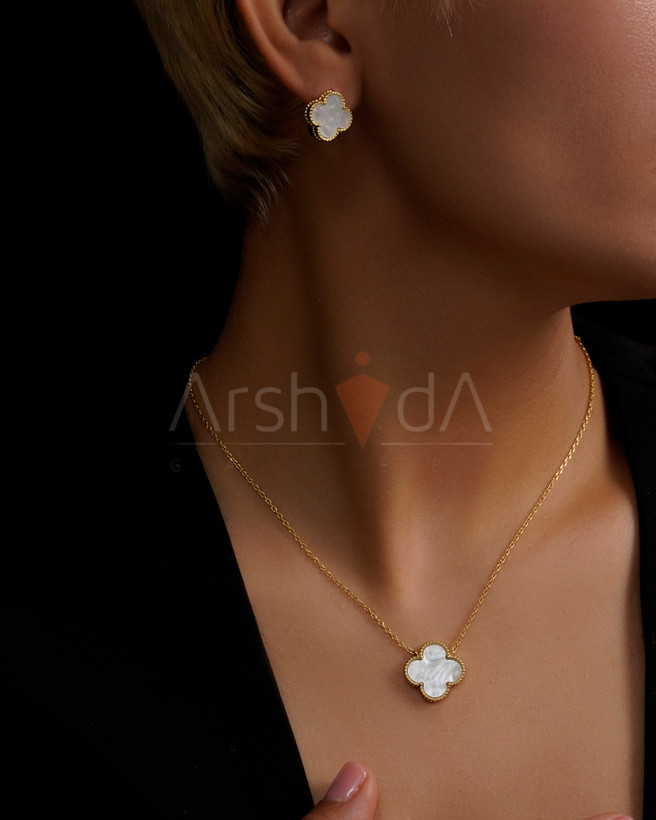 نیمست زنانه ونکلیف مدل Alhambra با سنگ صدف طبیعی و آبکاری طلا ۱۸ عیار مسترکوالیتی