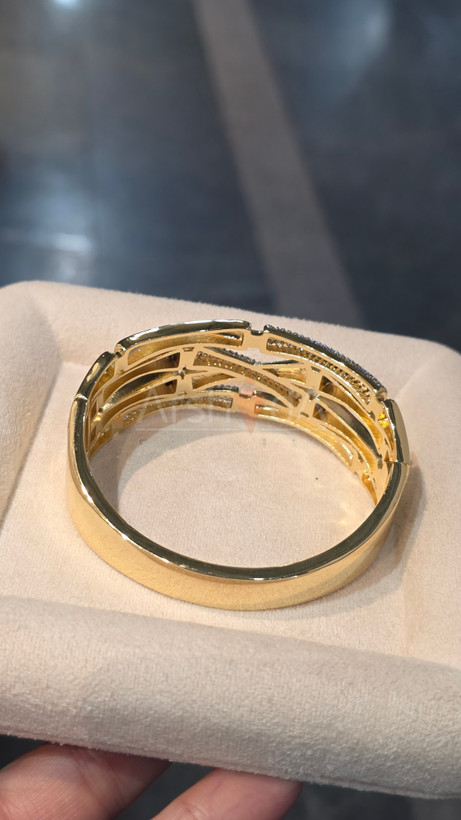 ست زیورآلات طلایی و نقرهای زنانه طرح بامبو چهار لاین شامل بنگل و انگشتر با نگینهای درخشان زیرکونیوم