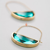 گوشواره زنانه کریستالی سوارووسکی با پایه استیل حک شده آبکاری طلای 18 عیار و رادیوم نانو رنگ ثابت