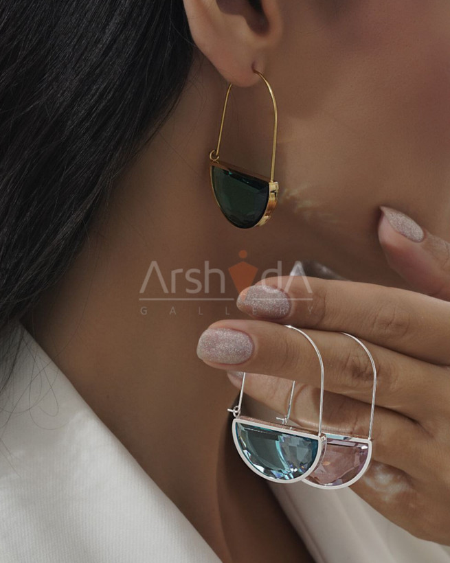 گوشواره زنانه کریستالی سوارووسکی با پایه استیل حک شده آبکاری طلای 18 عیار و رادیوم نانو رنگ ثابت