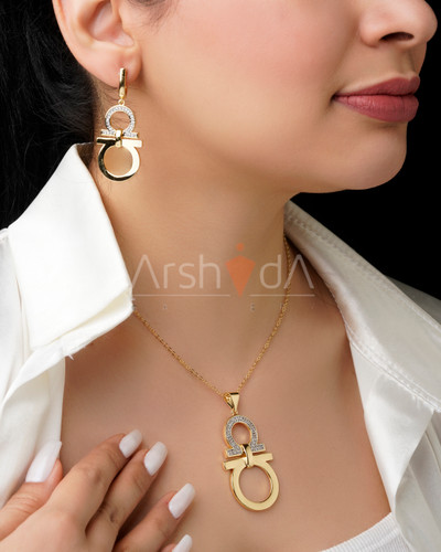 نیم ست زنانه طرح سالواتوره فراگامو مدل گانچینی طلایی