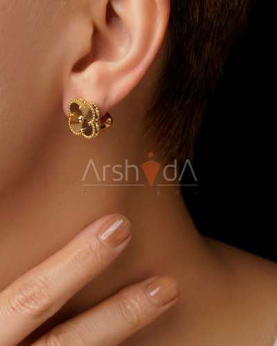 گوشواره ونکلیف طلایی با قفل کلیپسی ایمن و کیفیت مسترکوالیتی