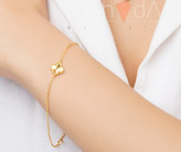 دستبند تک گل ونکلیف با تراشهای خورشیدی روی بدن مدل