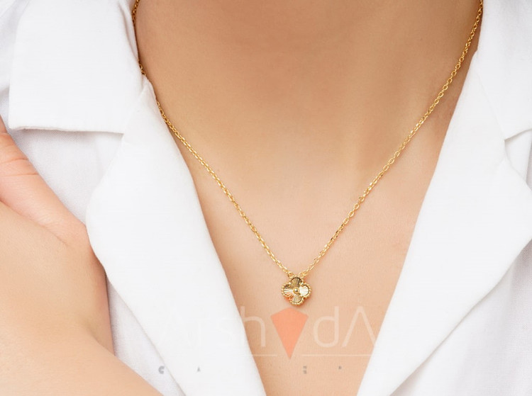 گردنبند تک گل ونکلیف با تراشهای خورشیدی روی بدن مدل