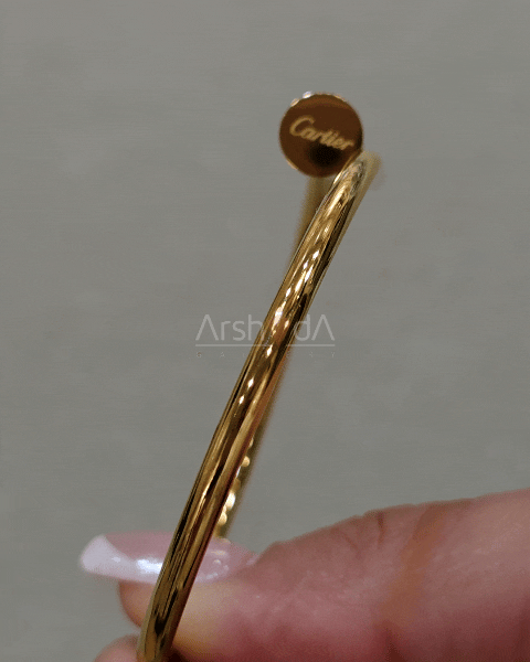 دستبند میخ کارتیر طلایی با پایه کوپر و طراحی مینیمال